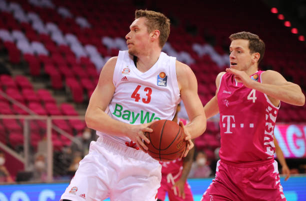 员们通过长 员们通过长